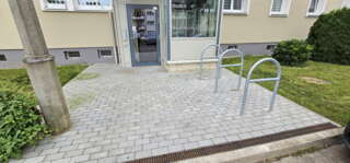 Fahrradabstellmöglichkeiten vor dem Hauseingang