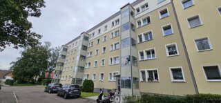 Neu eingebaute Fahrstühle in der Helene-Weigel-Straße 22 | 24 | 26